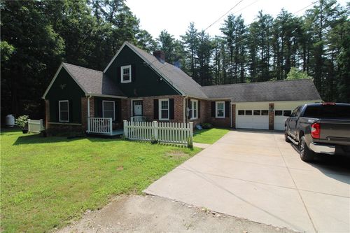 836 Matteson Rd, Coventry, RI, 02816-5025 | Card Image