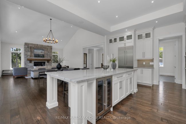 105 Mennill Dr, House other with 4 bedrooms, 4 bathrooms and 9 parking in Minesing ON | Image 11