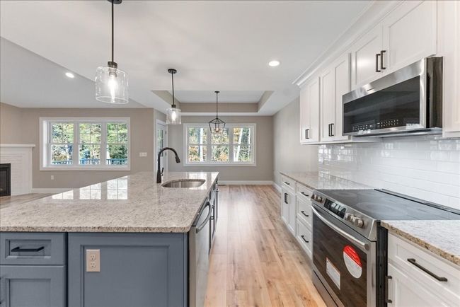 6 - 6 Nicols Way, Condo with 2 bedrooms, 2 bathrooms and 2 parking in Easthampton MA | Image 8