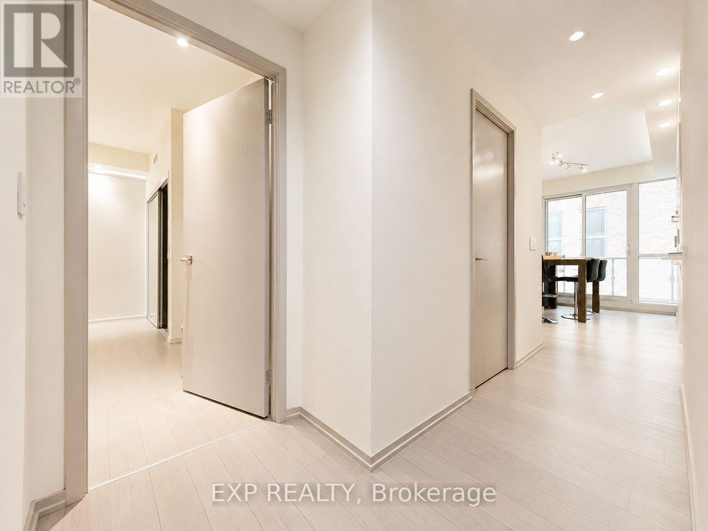Residential Lease in Toronto (Bay Street Corridor) 3