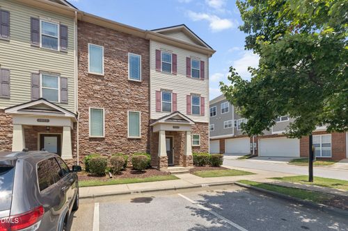 3820 Amelia Park Dr, Raleigh, NC, 27606-4876 | Card Image
