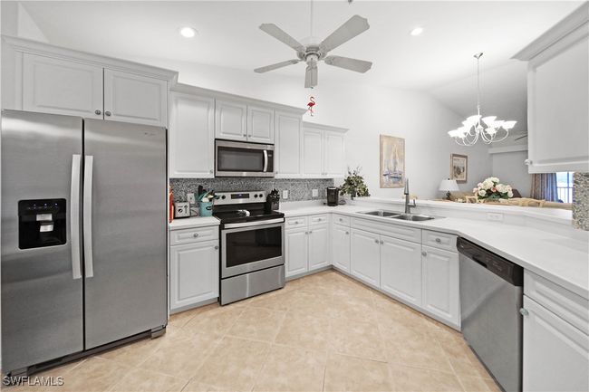 APT-2528 - 2760 Cypress Trace Cir, Condo with 2 bedrooms, 2 bathrooms and null parking in NAPLES FL | Image 6