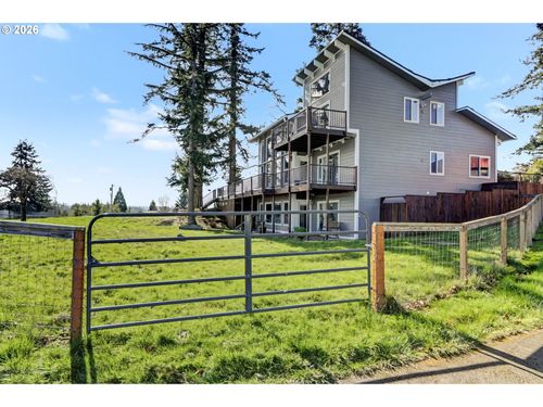 9915 Marquam Cir, Molalla, OR, 97038-8535 | Card Image
