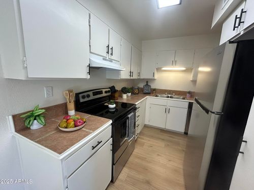 6342 N 47th Ave, Glendale, AZ, 85301-4711 | Card Image