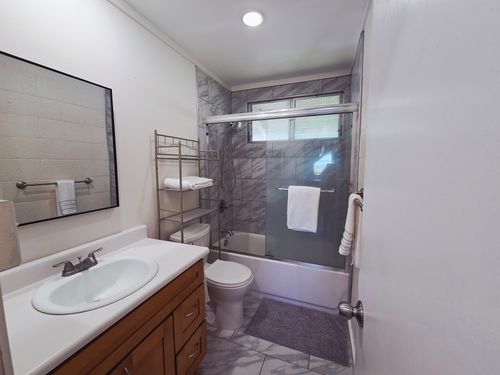 38-270 Ululani St, Hilo, HI, 96720-2633 | Card Image
