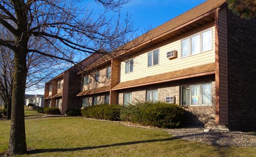 apt-303-910 Hengen St, Fairmont, MN, 56031-2050 | Card Image