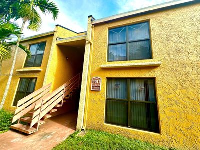 B - 4511 Treehouse Ln, Condo with 2 bedrooms, 1 bathrooms and null parking in Tamarac FL | Image 1