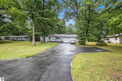 1938 Lardie Rd, Traverse City, MI, 49696-8208 | Card Image
