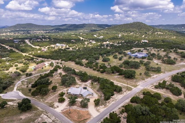 122 Twisting Oak Ct, House other with 4 bedrooms, 3 bathrooms and null parking in Pipe Creek TX | Image 58