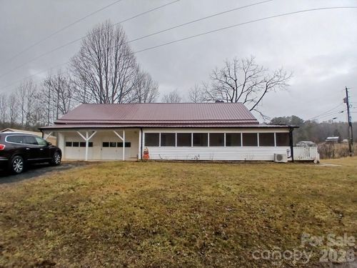 262 Blackberry Ln, Bakersville, NC, 28705-8031 | Card Image