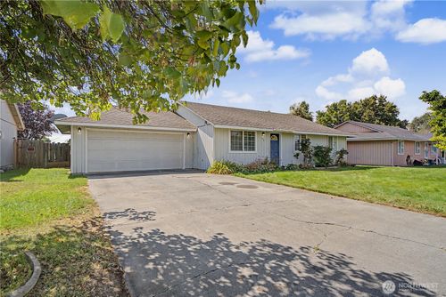 1116 E Hayden Dr, Moses Lake, WA, 98837-4400 | Card Image