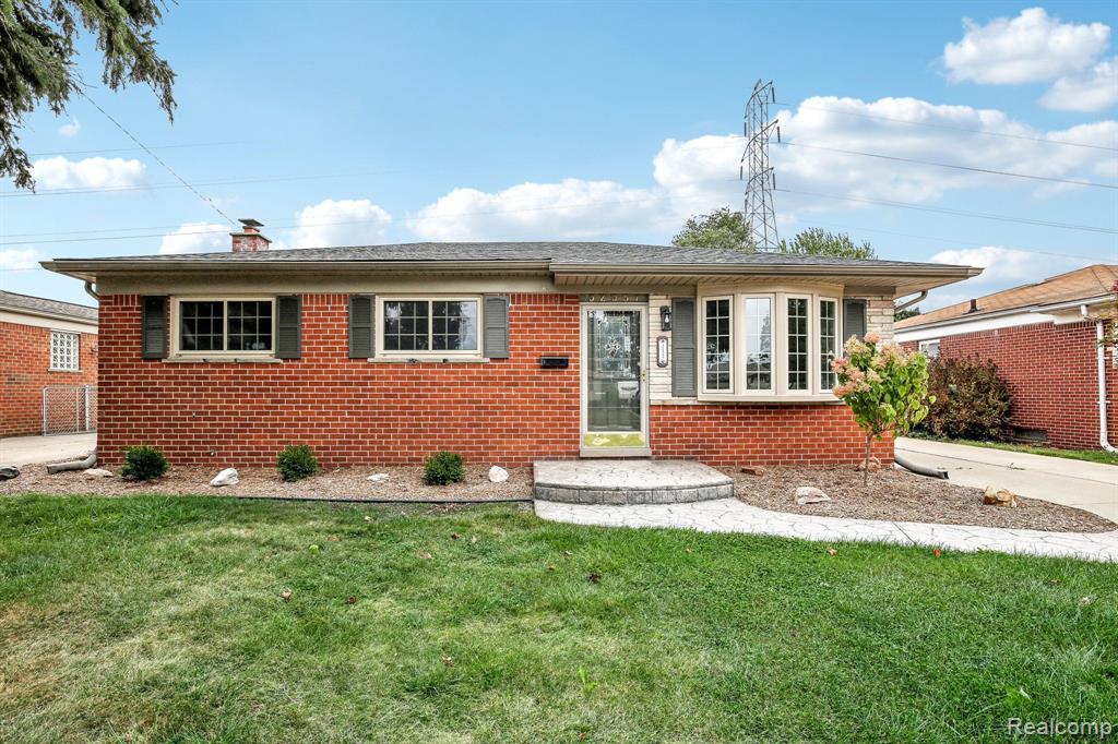 Stricker Dr, Warren, MI 48088