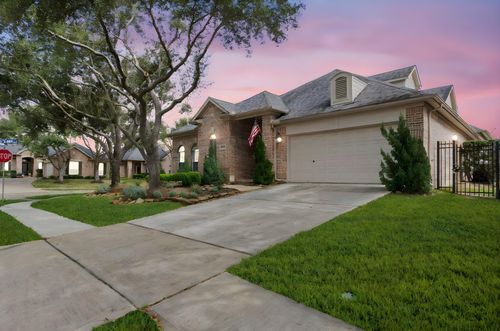 8826 Rippling Water Dr, Sugar Land, TX, 77479-6979 | Card Image