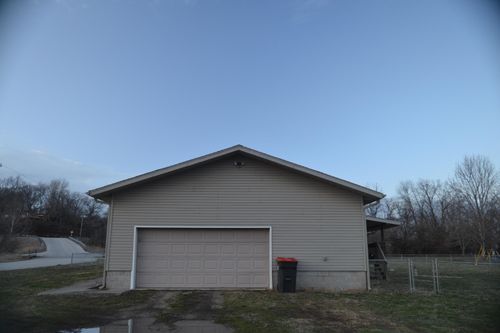 203 Clover Dr, Cassville, MO, 65625-8502 | Card Image