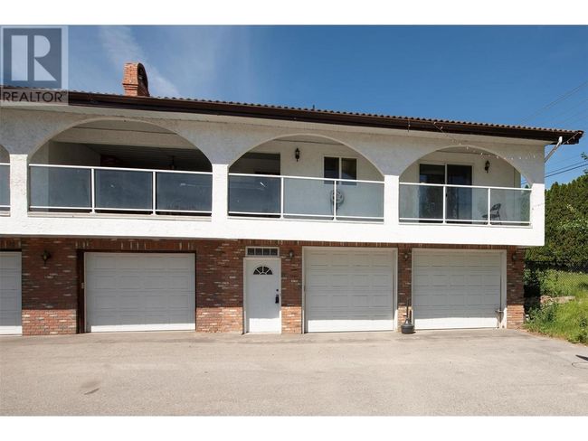 215 Arab Rd, House other with 8 bedrooms, 6 bathrooms and 5 parking in Kelowna BC | Image 44