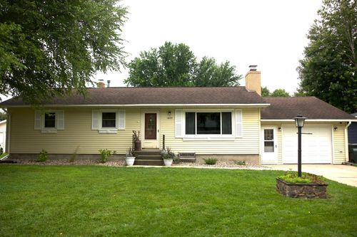 1657 10th Ave, Granite Falls, MN, 56241-1023 | Card Image