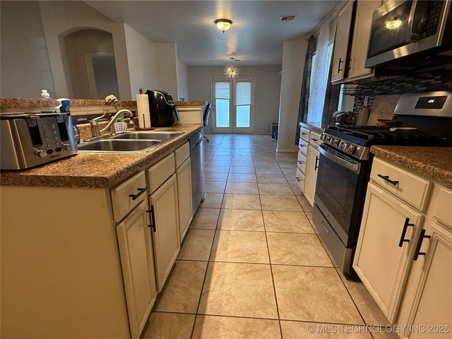 2015 Harriman Cir, House other with 4 bedrooms, 2 bathrooms and null parking in Bartlesville OK | Image 12