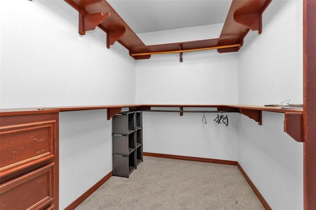 Primary closet | Image 21
