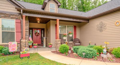 153 Water Leaf Dr, Weaverville, NC, 28787-0585 | Card Image