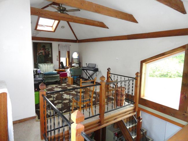 409 N Main St, Home with 5 bedrooms, 2 bathrooms and null parking in Winsted CT | Image 15