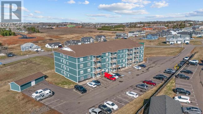 201 - 18 Gilbert Dr, Condo with 1 bedrooms, 1 bathrooms and null parking in East Royalty PE | Image 31