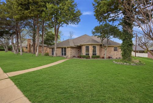 411 Whispering Hills Dr, Duncanville, TX, 75137-4583 | Card Image