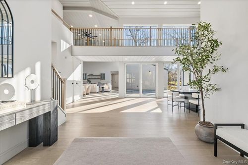 26 Windemere Way, Woodbury, NY, 11797-1529 | Card Image