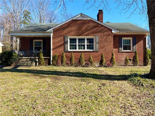 4506 Starmount Dr, Greensboro, NC, 27410-5526 | Card Image