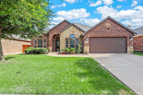 5345 Thornbush Dr, Fort Worth, TX, 76179-8171 | Card Image