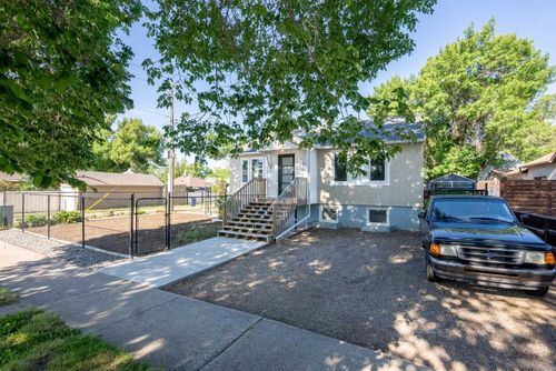534 16 Street N, Lethbridge, AB, T1H3A8 | Card Image