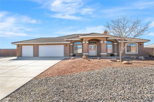 6711 Longmeadow Dr, Pahrump, NV, 89061-7744 | Card Image