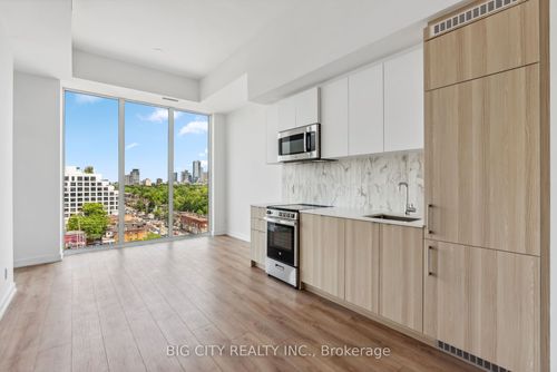 813-500 Dupont St, Toronto, ON, M6G0B8 | Card Image