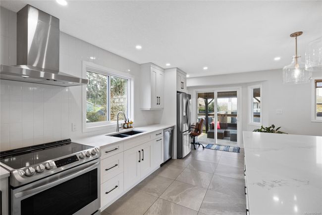 1401 Pilot Way, House other with 4 bedrooms, 3 bathrooms and 4 parking in Nanoose Bay BC | Image 4