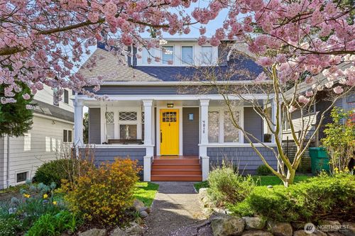 4015 Ashworth Avenue N, Seattle, WA, 98103 | Card Image