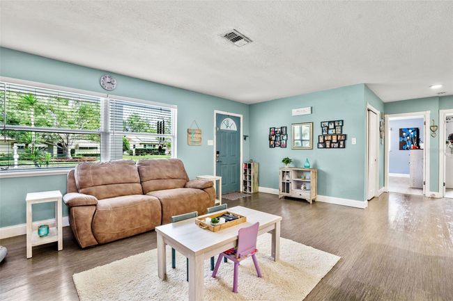 1092 Sousa Dr, House other with 2 bedrooms, 2 bathrooms and null parking in LARGO FL | Image 7