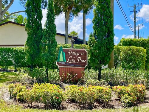 915 Sw 120th Way, Davie, FL, 33325-3851 | Card Image