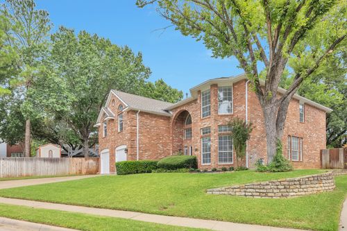 3825 Misty Glen Ct, Bedford, TX, 76021-4027 | Card Image