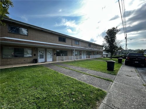 2-205 Putnam Ln, Weirton, WV, 26062-2841 | Card Image