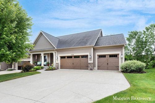 1728 N Brandon Ridge Dr Nw, Walker, MI, 49544-8402 | Card Image