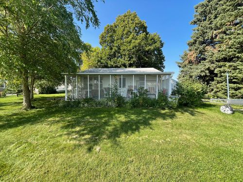 48404 Baileys Bay Rd, Big Stone City, SD, 57216-8211 | Card Image