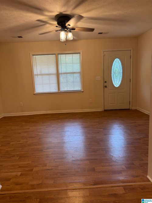 211 Welch Ave, Talladega, AL, 35160-3742 | Card Image