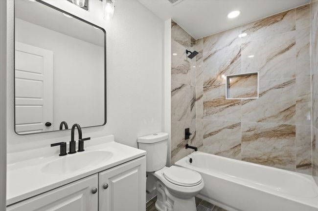 3932 Twin Falls St, House other with 4 bedrooms, 2 bathrooms and null parking in Irving TX | Image 16