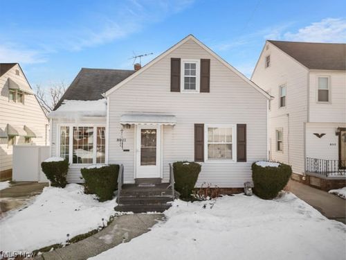 8011 Bertha Ave, Parma, OH, 44129-3113 | Card Image