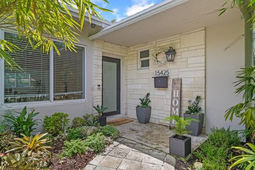 15425 Sw 84th Ct, Palmetto Bay, FL, 33157-2119 | Card Image