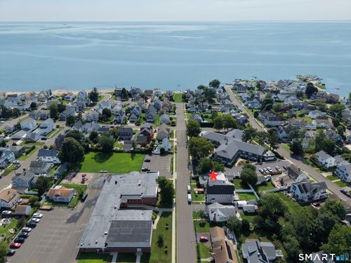 21 Dixon St, Milford, CT, 06460-8015 | Card Image
