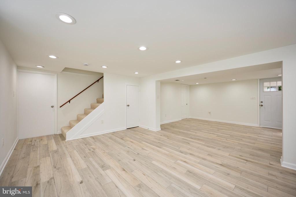Residential in FALLS CHURCH 2