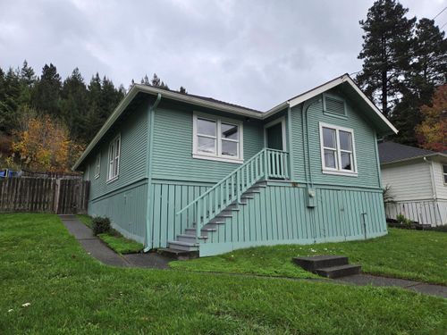 576 B St, Scotia, CA, 95565-9713 | Card Image