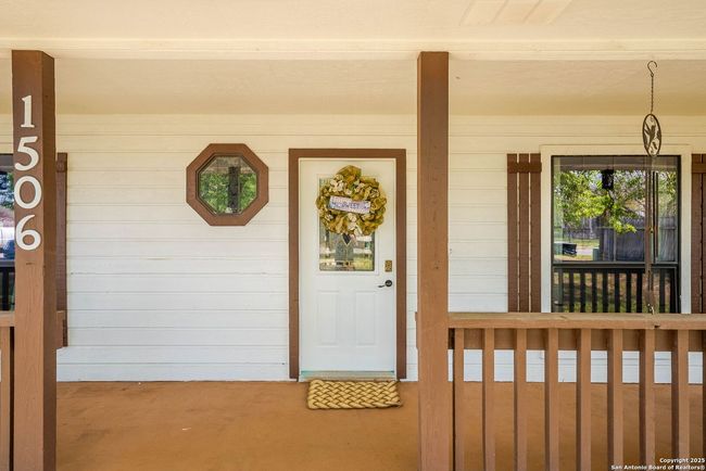 1506 D St, House other with 4 bedrooms, 3 bathrooms and null parking in Floresville TX | Image 6