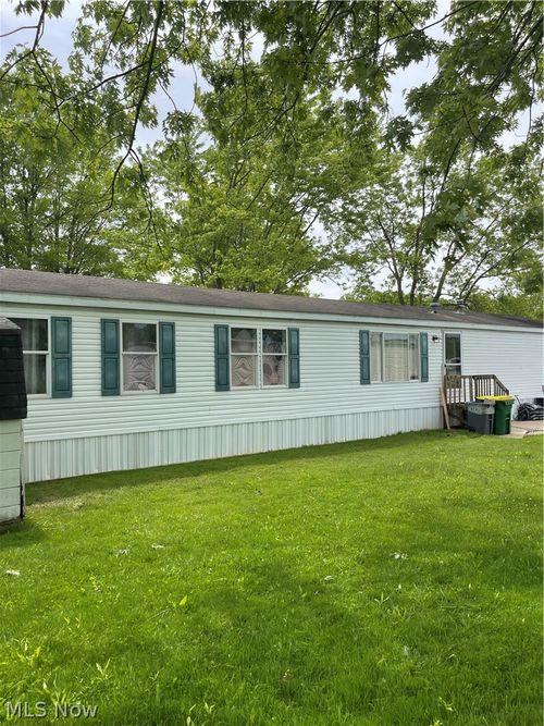6409 Amanda Ln, Ravenna, OH, 44266-9661 | Card Image