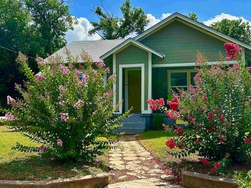 409 N Vandeveer St, Burnet, TX, 78611-2551 | Card Image